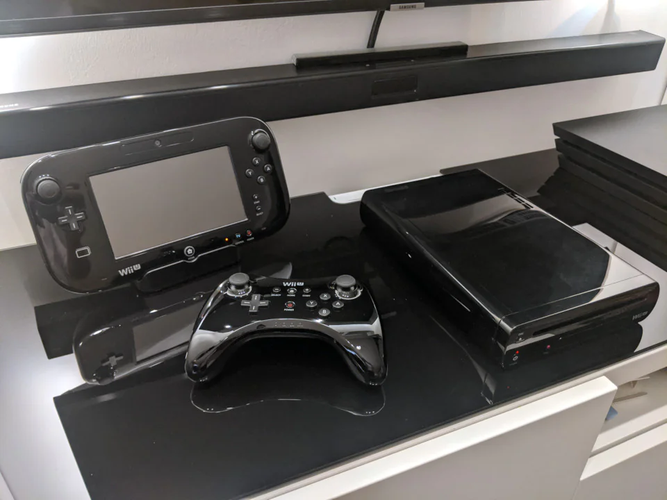 Everything looks good. Surprisingly the Wii U Controller seems to be in better condition than the base unit.