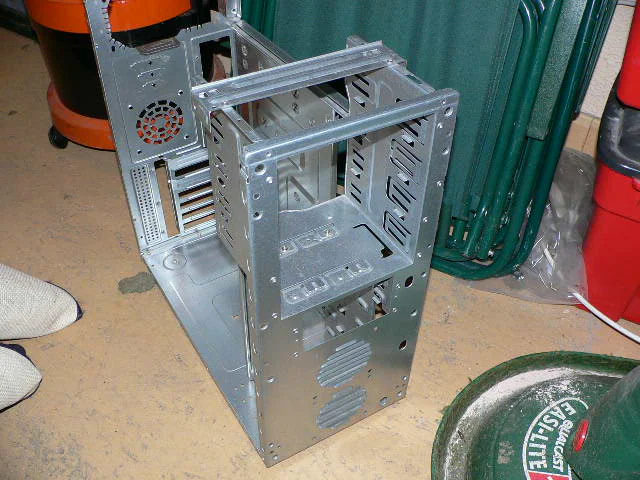 My case naked... microwaves, look away now! Televisions, cover your IR ports! Shocking `010101` rated stuff here!
