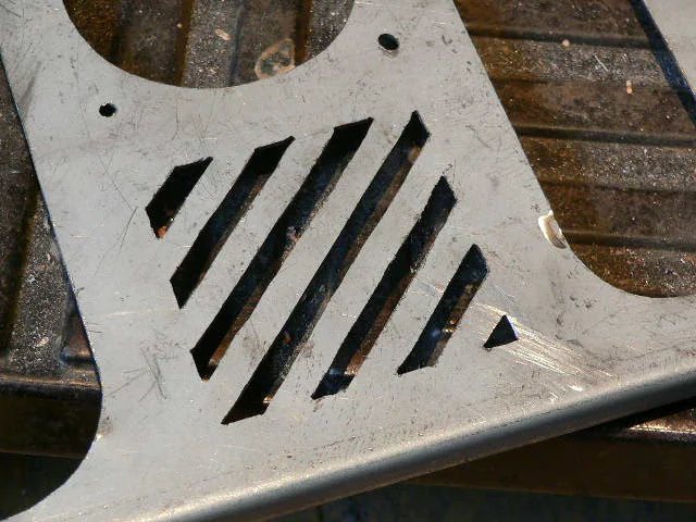 The hatched pattern after cleaning with the file.